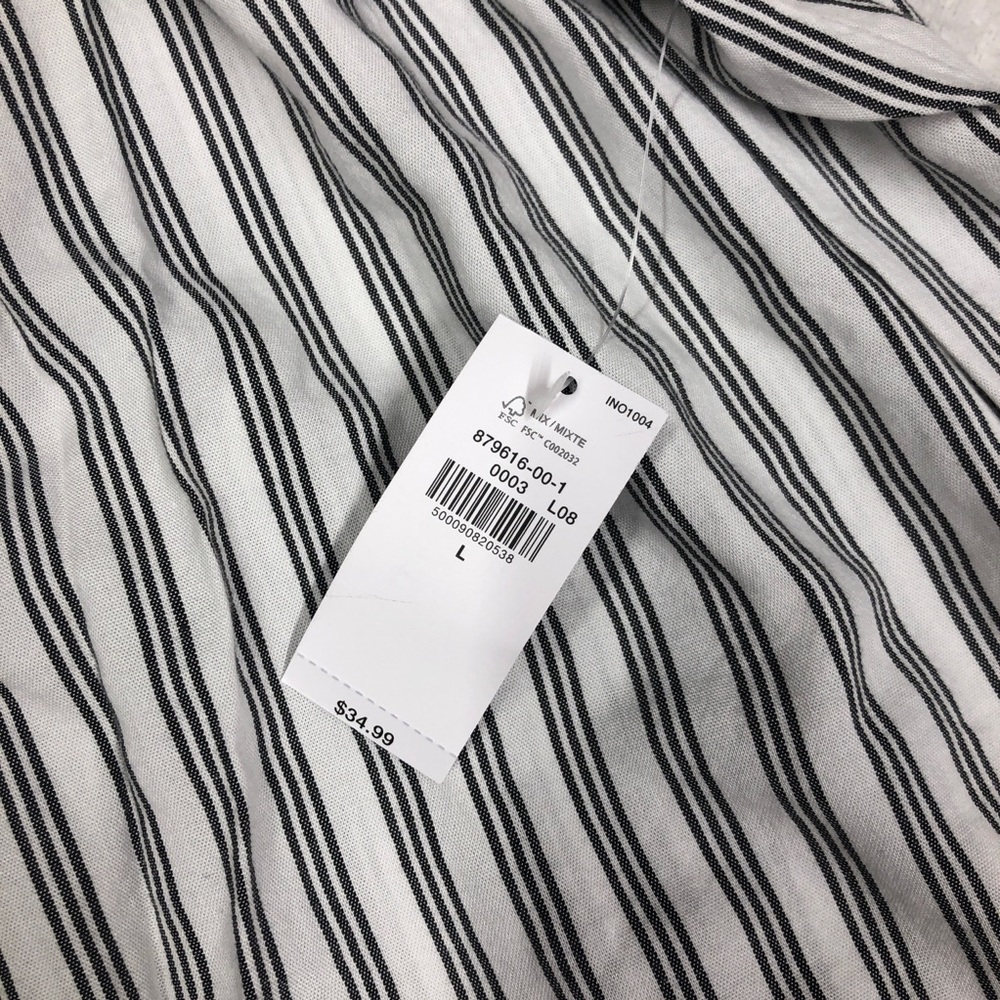 Old Navy NWT Gray & White Stripe 1/4 Sleeve Smocked Top size Large - Picture 4 of 7